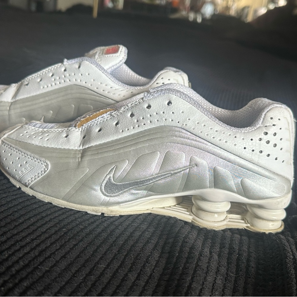 nike shox r4 2018